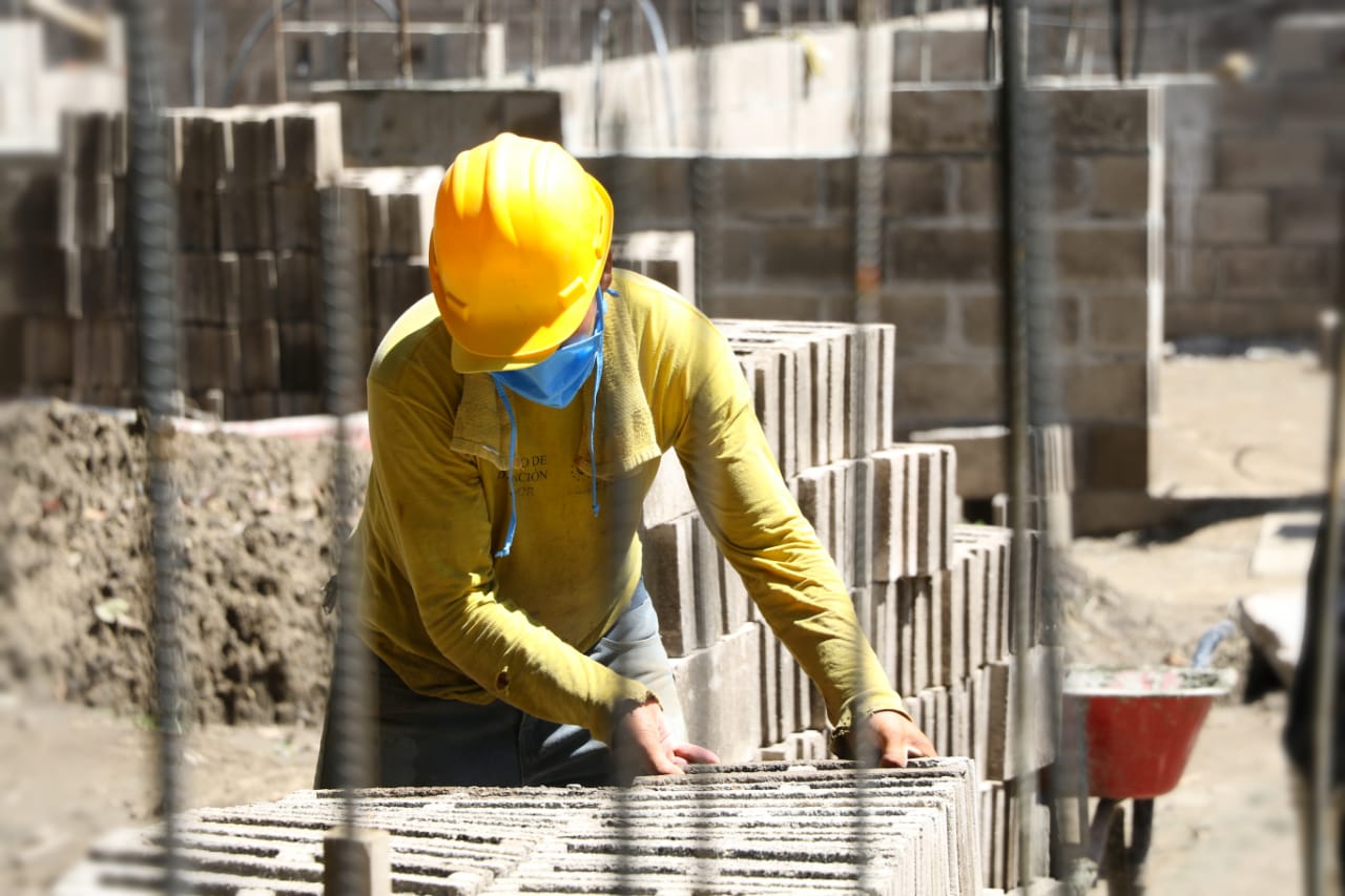 Privados de libertad trabajan en la construcción de 165 viviendas para familias de escasos recursos privados-de-libertad-trabajan-en-la-construccion-de-165-viviendas-para-familias-de-escasos-recursos
